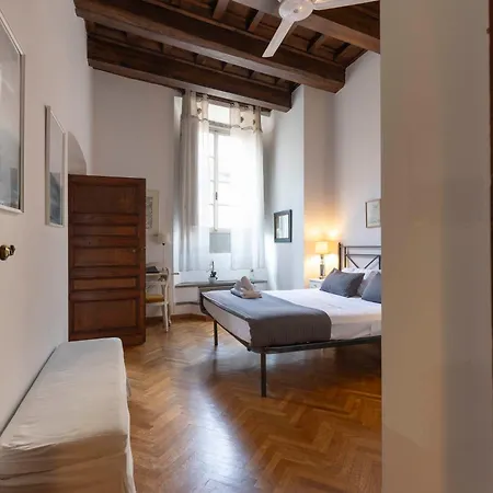 Ponte Vecchio Deluxe Апартаменты Флоренция